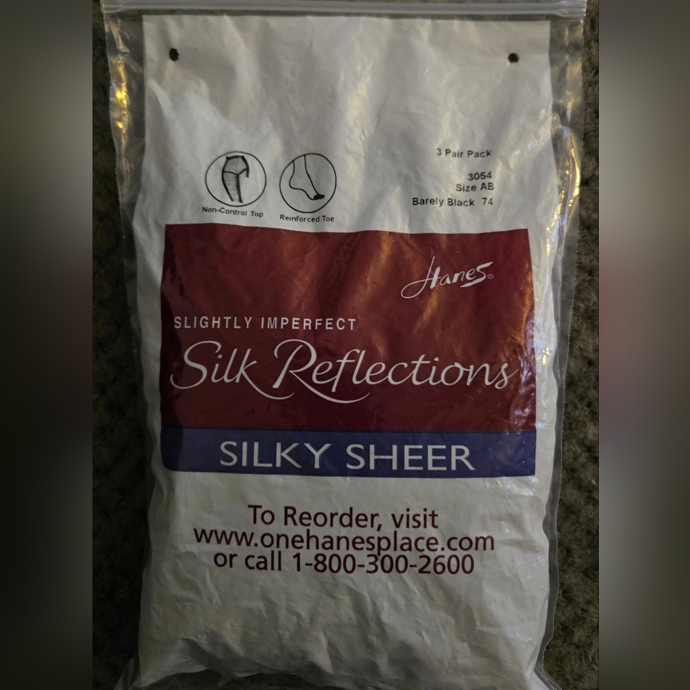 3 pair pk/Slightly Imperfected Silk Reflections Pantyhose/Barely Blk./Sz AB/New